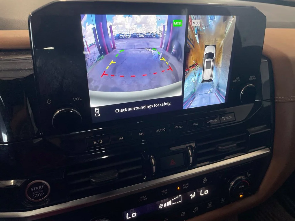 Used 2023 Red Nissan Platinum image 8