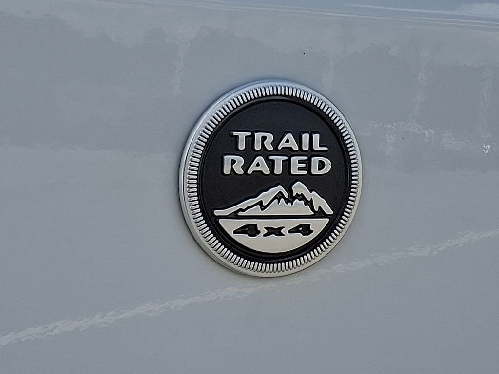 Used 2017 White Jeep Unlimited Sahara image 29