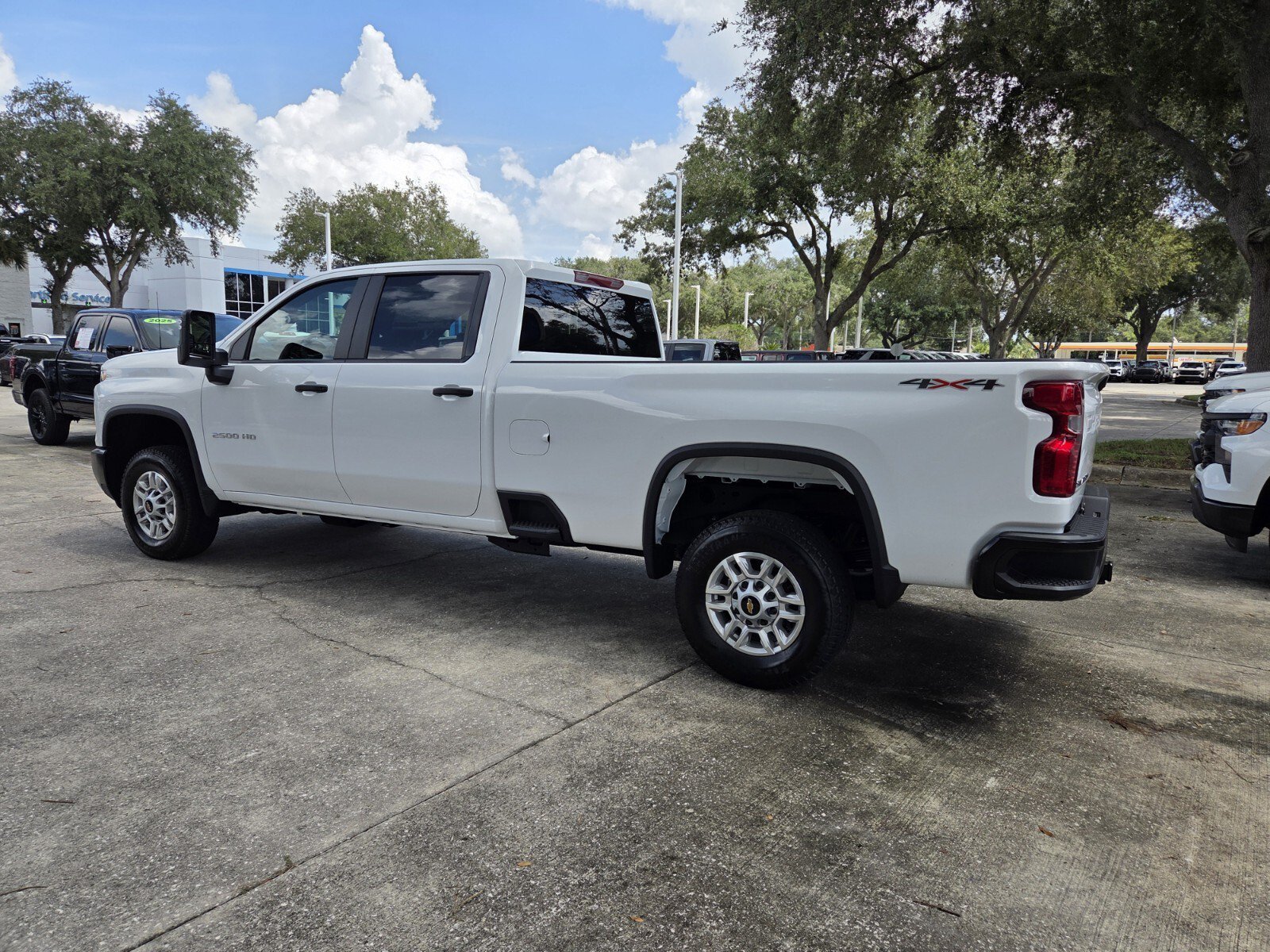 New 2026 Summit White Chevrolet WT image 5
