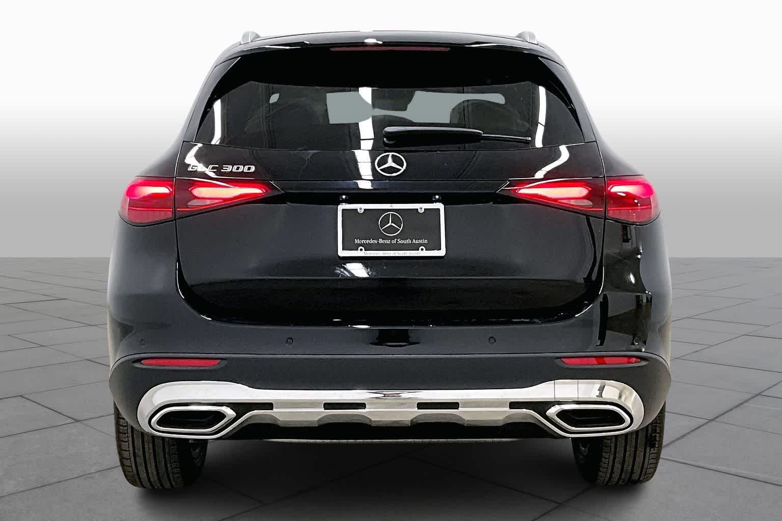 New 2026 Black Mercedes-Benz GLC 300 image 4