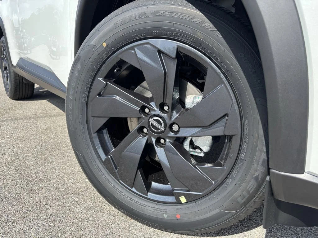 New 2026 Everest White Pearl TriCoat Nissan SV image 8