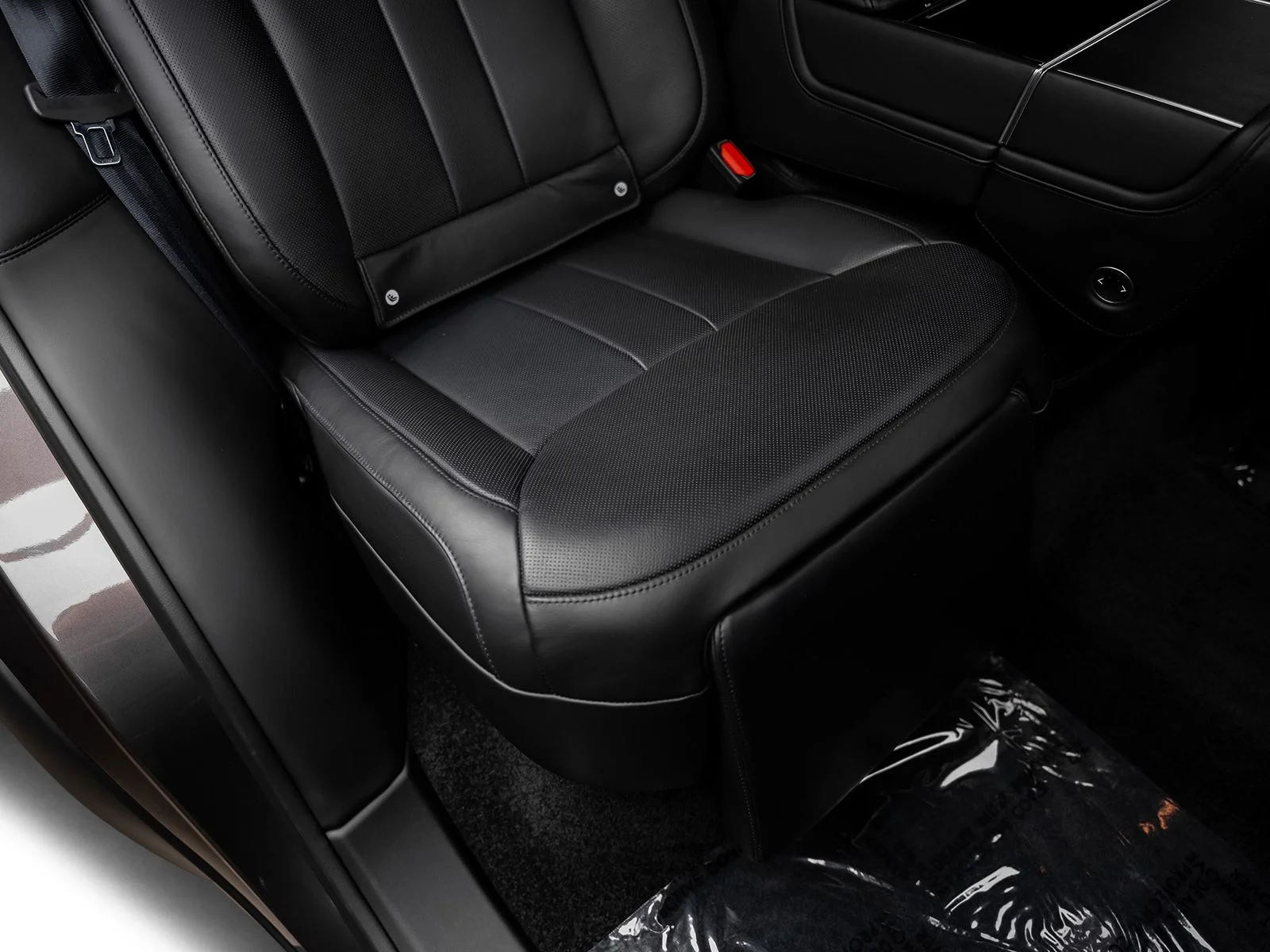 Used 2022 Green Land Rover First Edition image 36