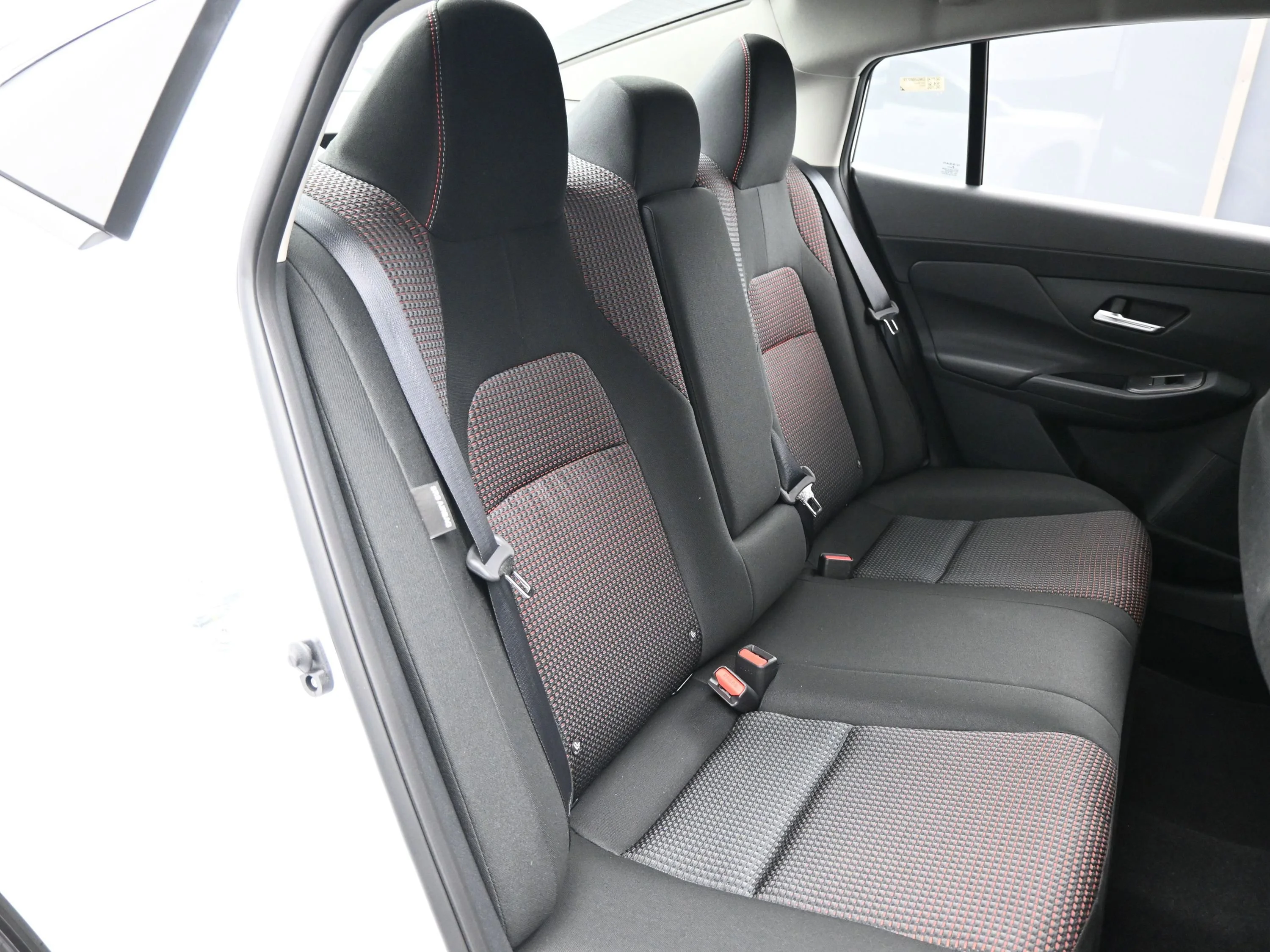 New 2026 Aspen White Tricoat Nissan SR image 13