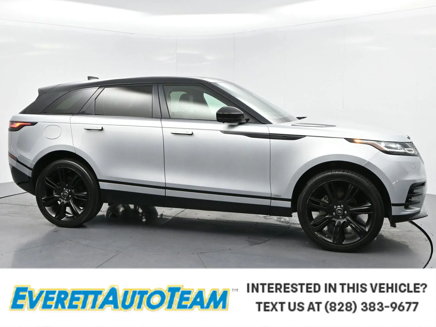 Used 2020 Silicon Silver Premium Metallic Land Rover R-Dynamic S image 1