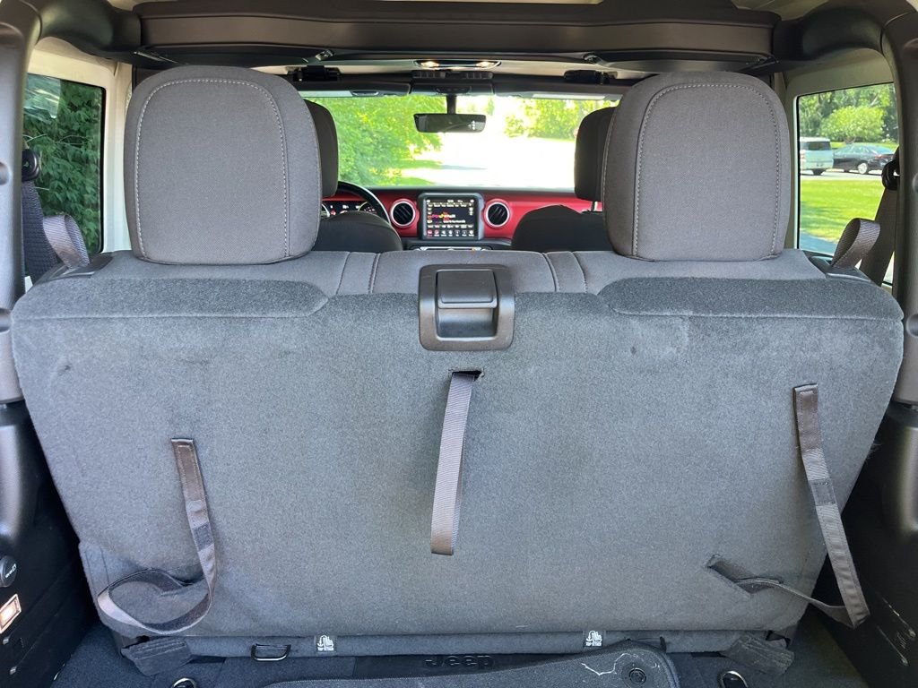 Used 2022 Bright White Clearcoat Jeep Rubicon image 35