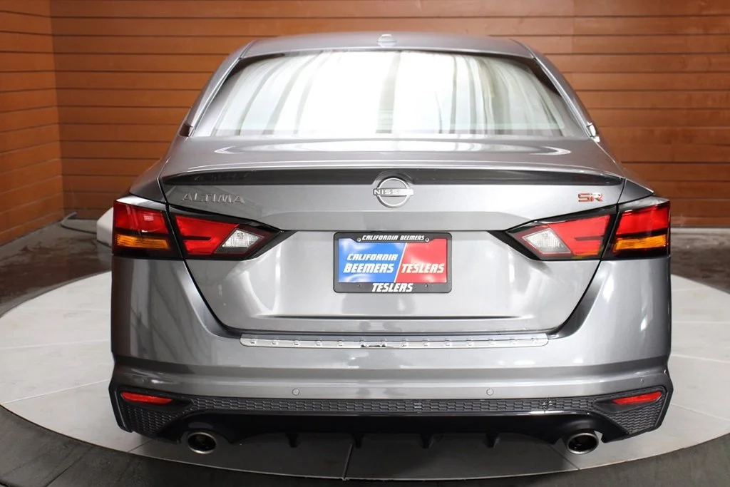 Used 2023 Gun Metallic Nissan 2.5 SR image 5