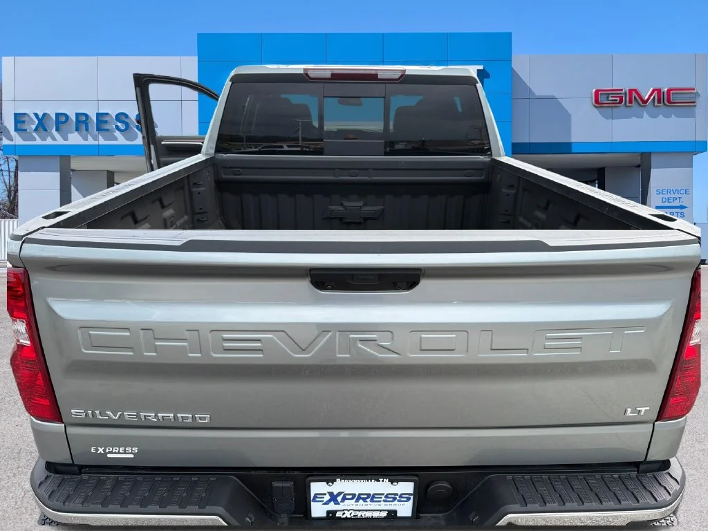 Used 2025 Gray Chevrolet LT image 33