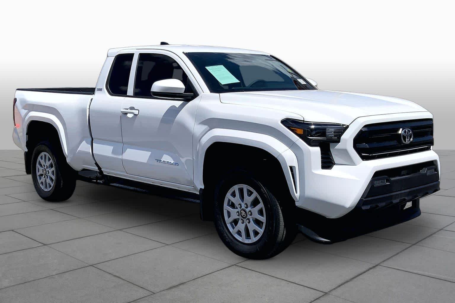 Used 2026 Ice Cap Toyota SR5 image 3