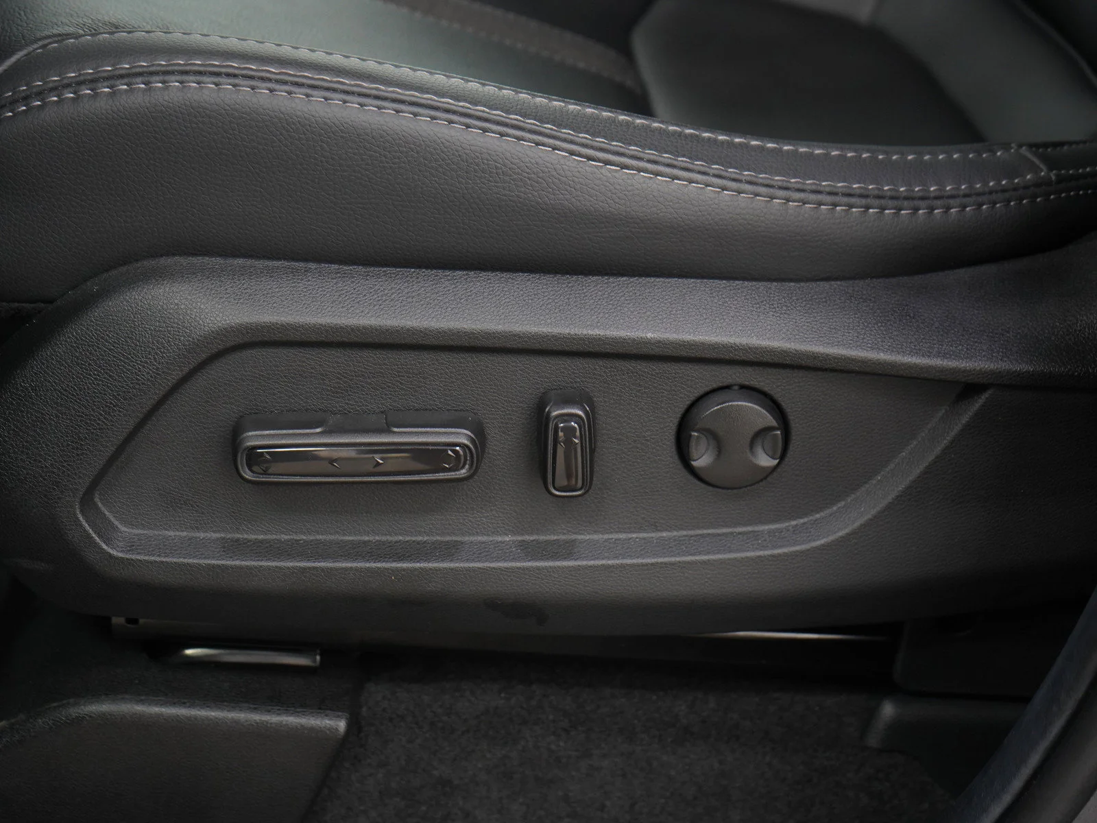 Used 2025 Meteorite Gray Metallic Honda EX-L image 29