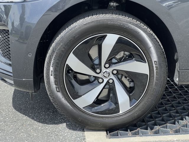 Used 2026  Jaguar P400 R-Dynamic S image 11