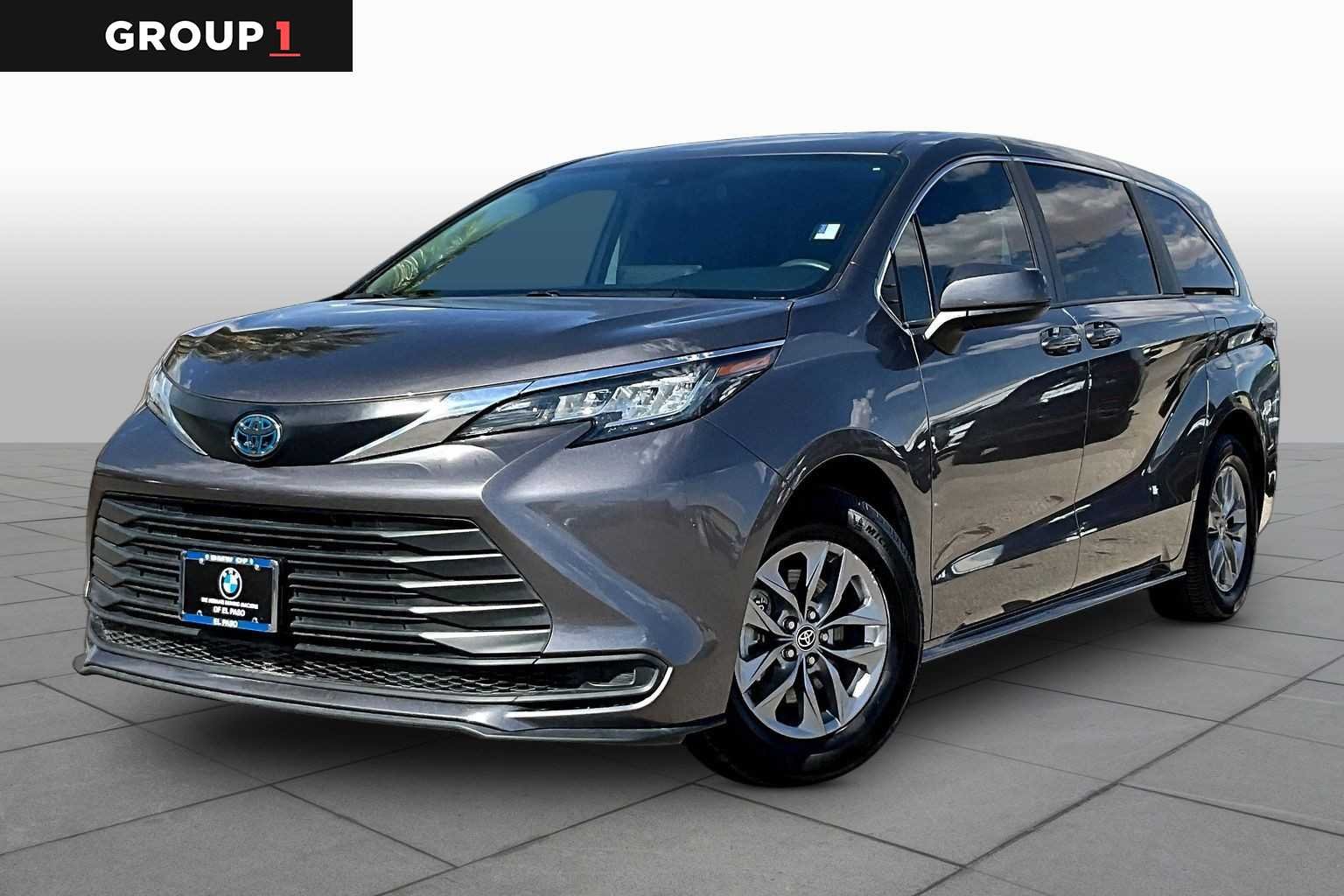 2023 Toyota Sienna LE 8-Passenger Hybrid FWD's photo