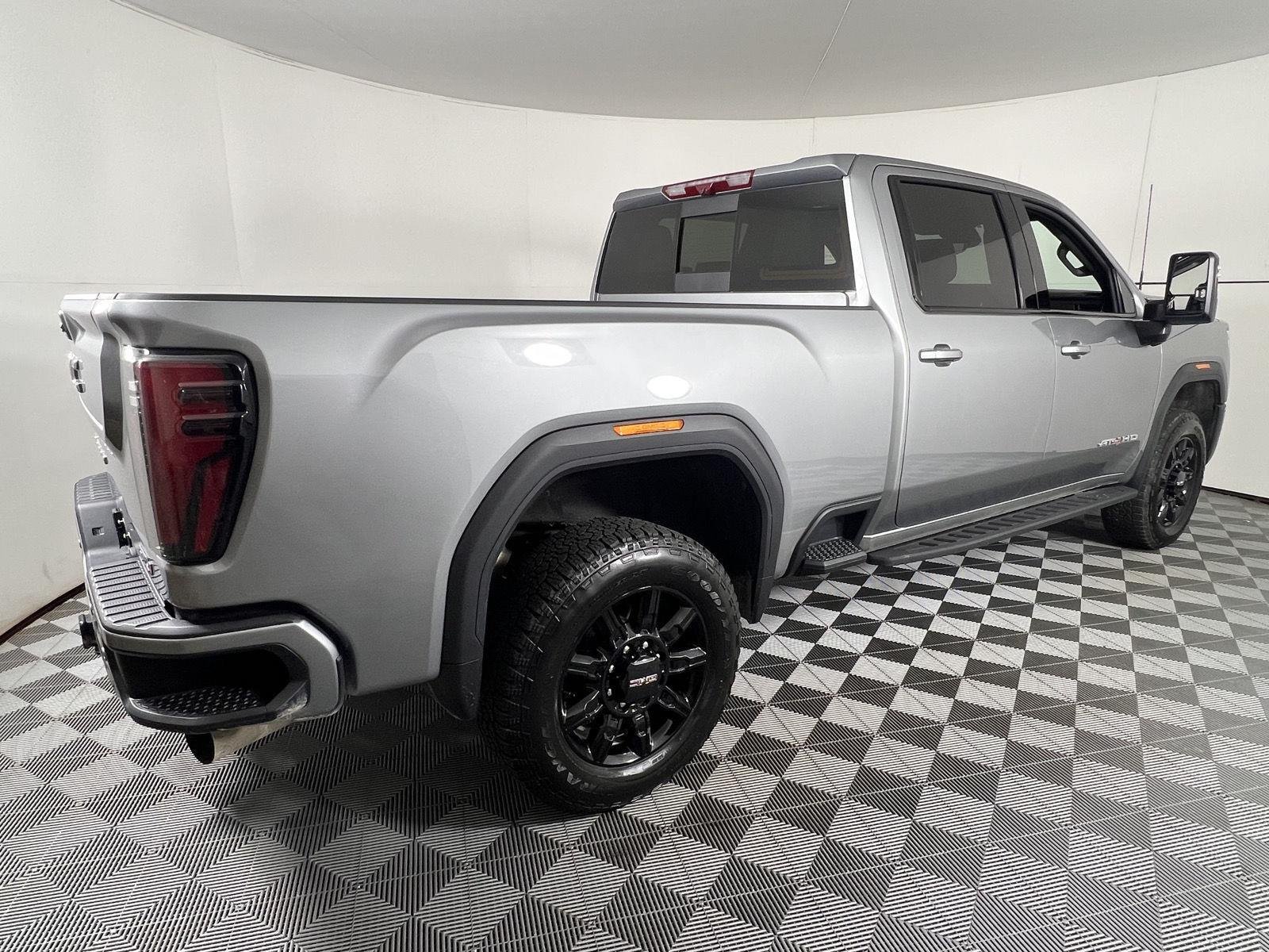 Used 2025 Sterling Metallic GMC AT4 image 11