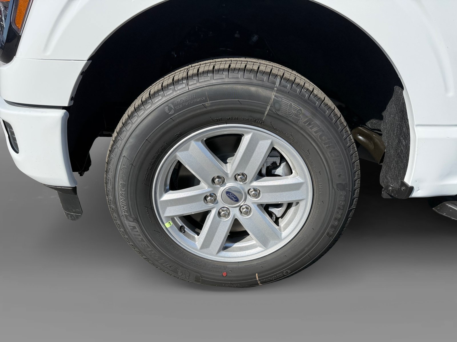 New 2026 Oxford White Ford XLT image 9