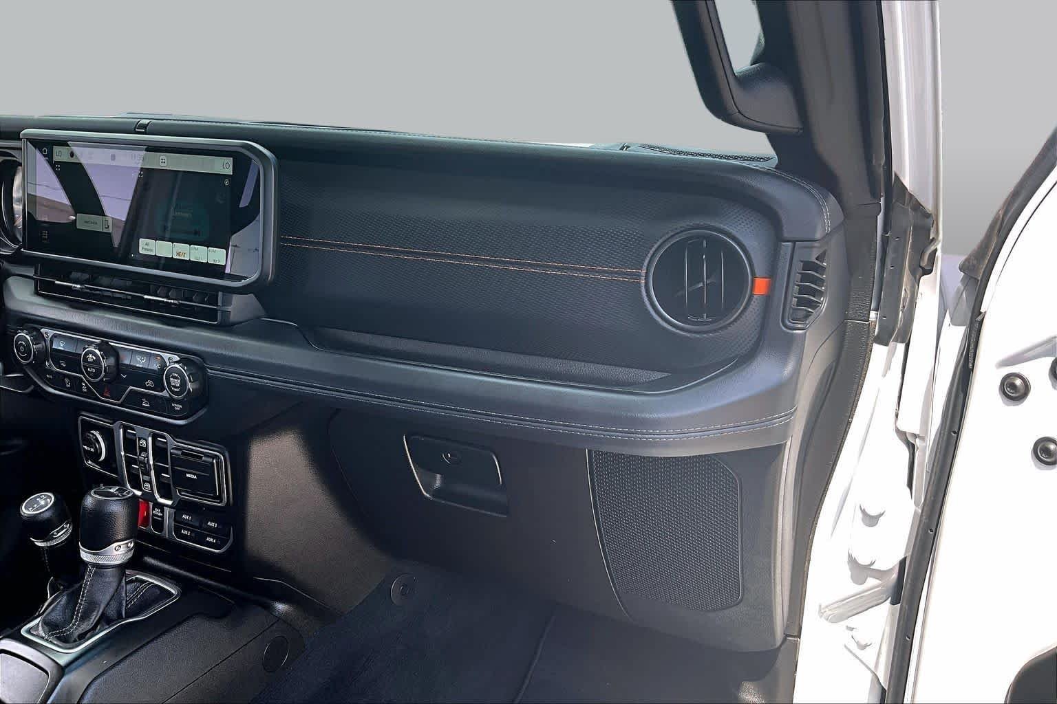 Used 2026 Bright White Clearcoat Jeep Mojave image 17