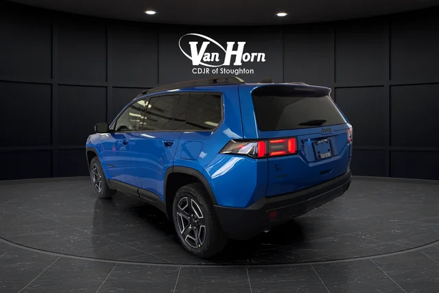 New 2026 Hydro Blue Pearl-Coat Exterior Paint Jeep Limited image 5
