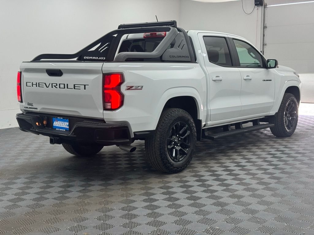 Used 2025 Summit White Chevrolet Z71 image 8