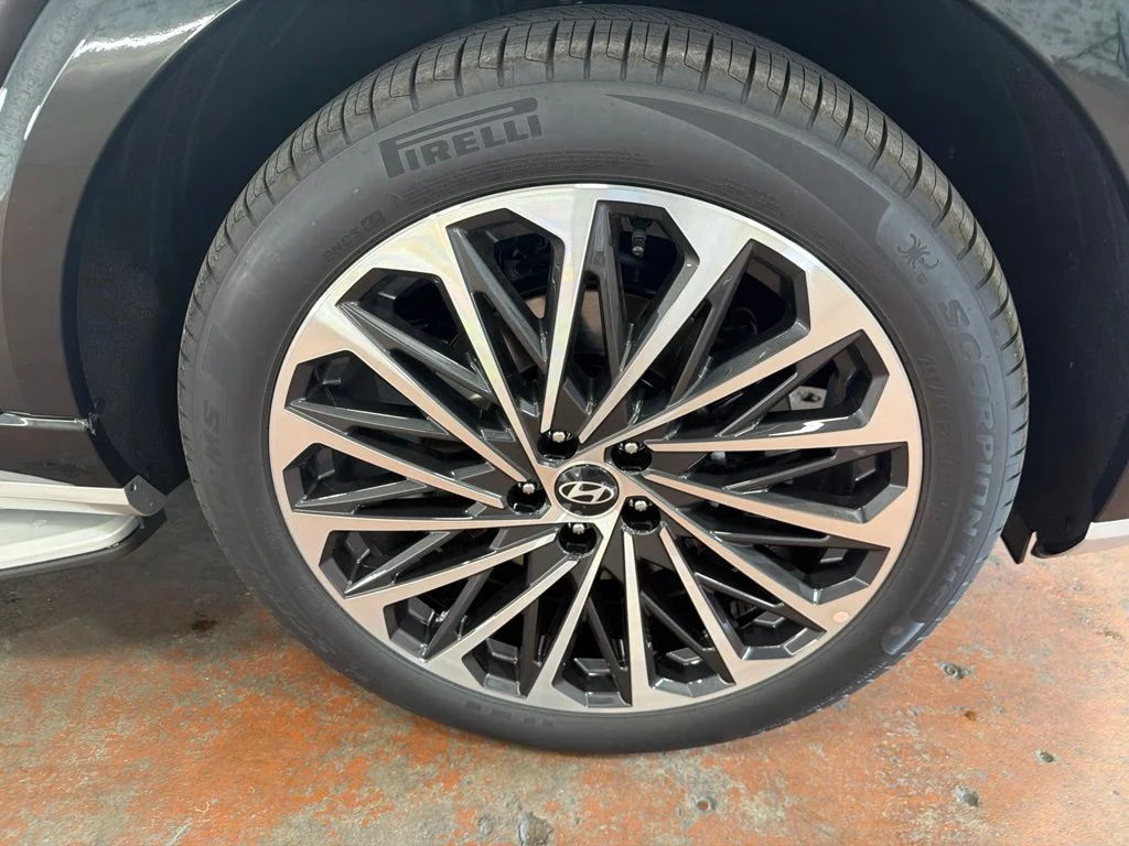 New 2027 Robust Emerald Pearl Hyundai SEL image 11