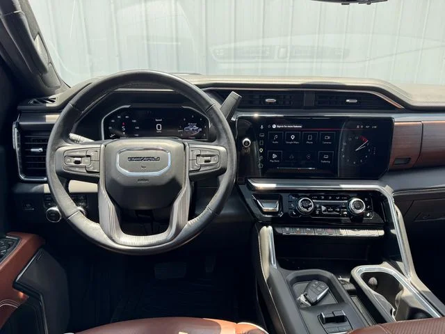 Used 2024 White Frost Tricoat GMC Denali Ultimate image 3