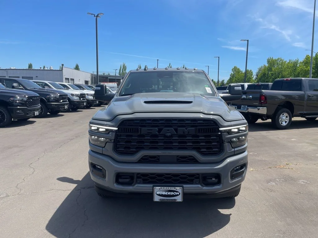 New 2026 Ceramic Gray Clear-Coat Exterior Paint RAM Limited image 9