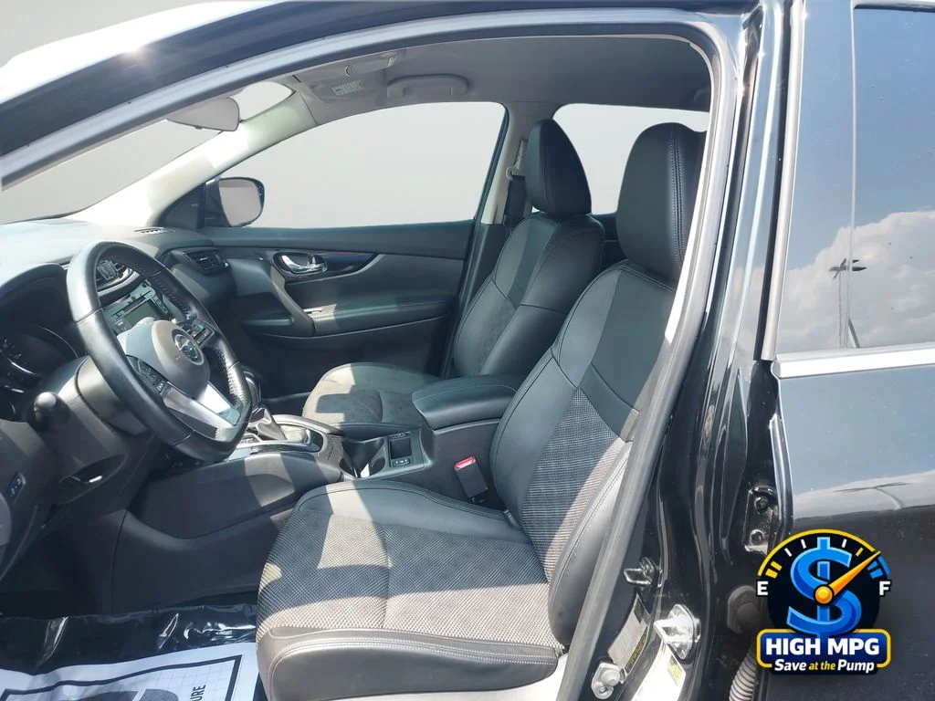 Used 2022 Black Nissan SV image 26