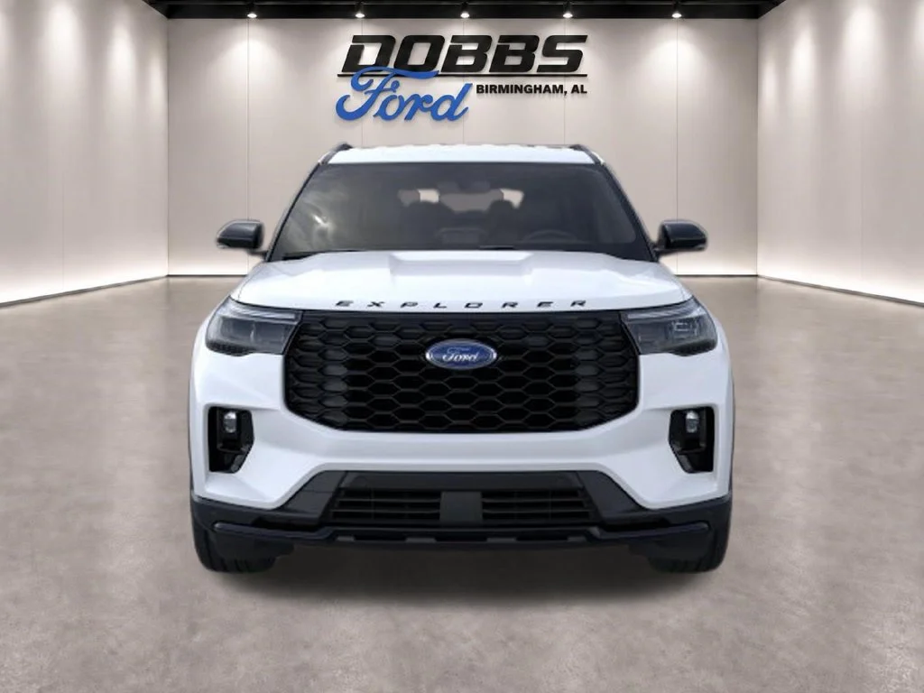 New 2026 Star White Metallic Tri-Coat Ford ST-Line image 2