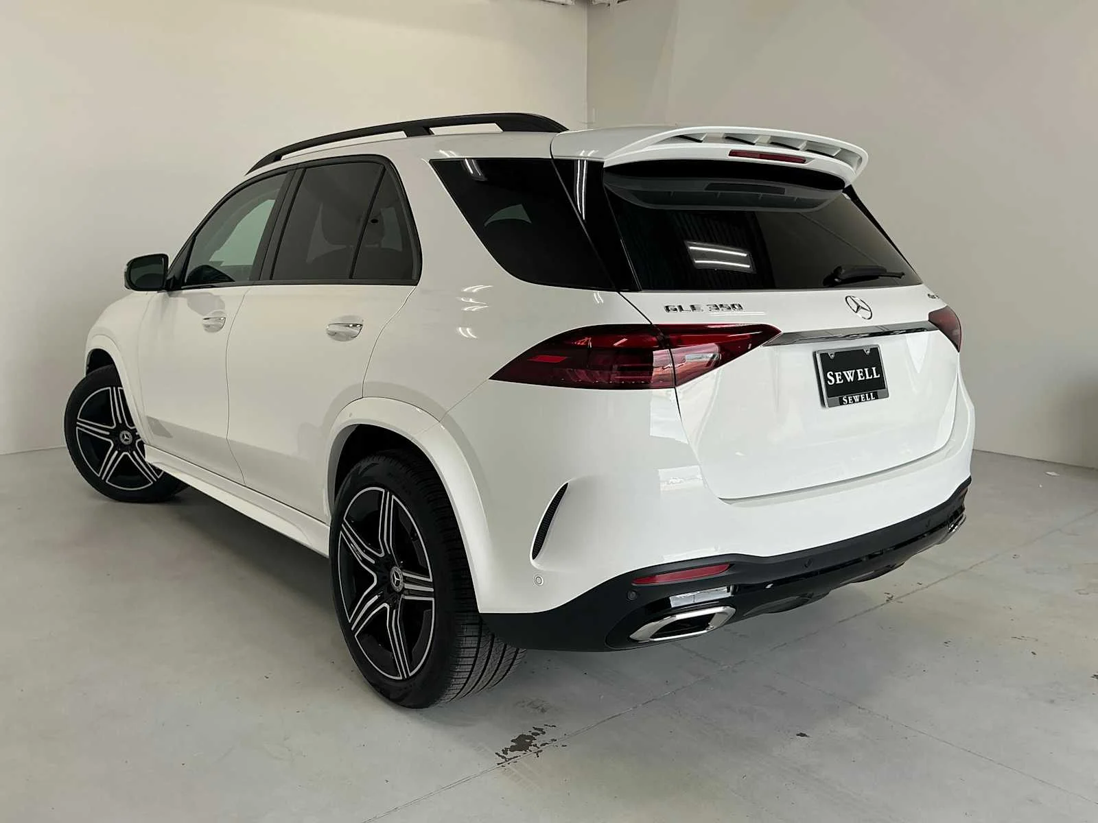 New 2026 Polar White Mercedes-Benz GLE 350 image 4