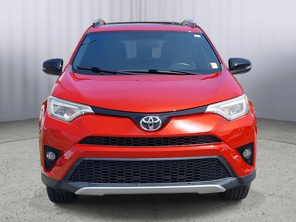 Used 2016 Red Toyota SE image 8