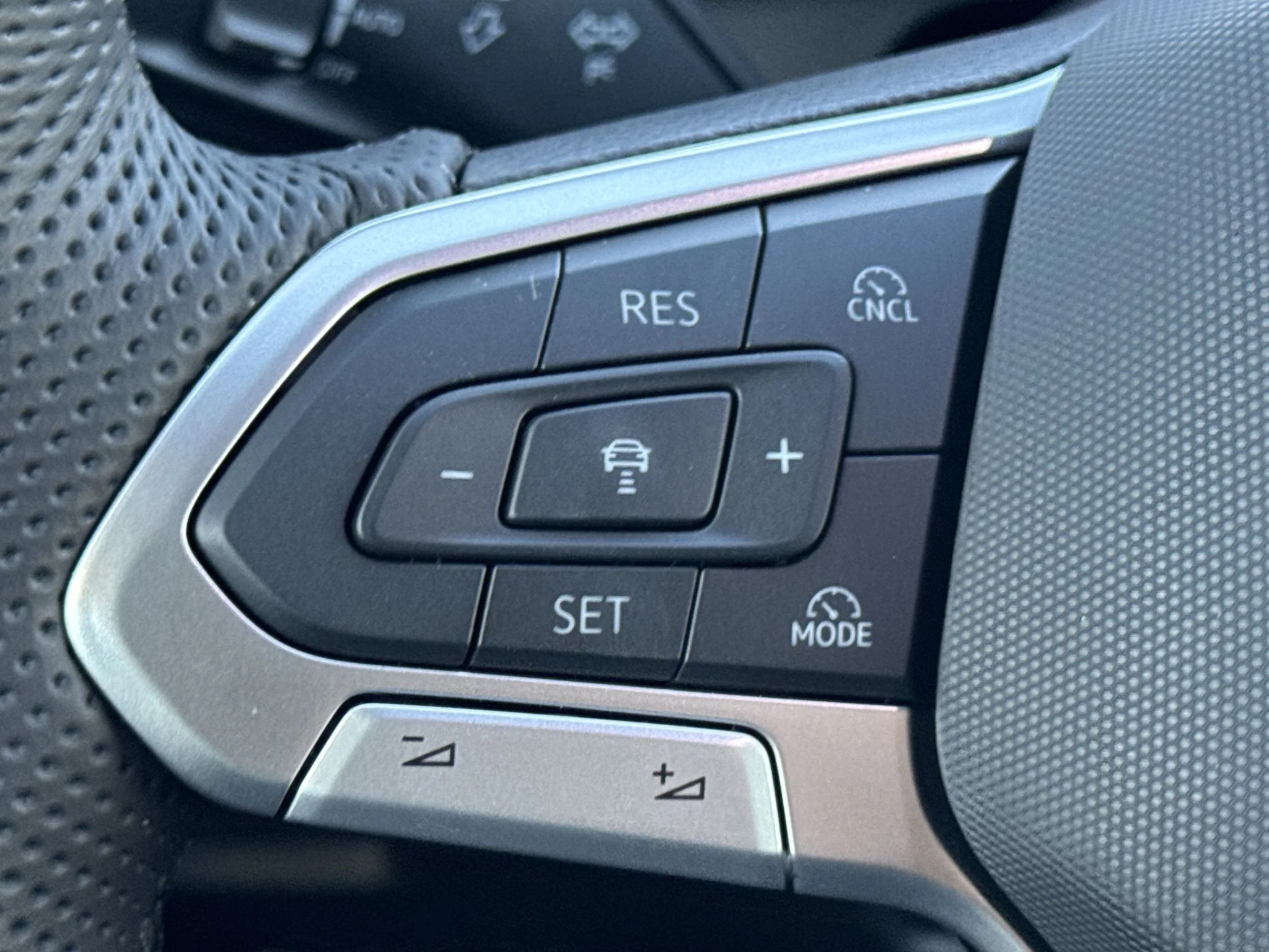 New 2026 Platinum Gray Metallic Volkswagen SE R-Line Black image 19