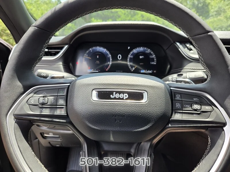 Used 2024 Diamond Black JEEP ALTITUDE 4X2 image 24