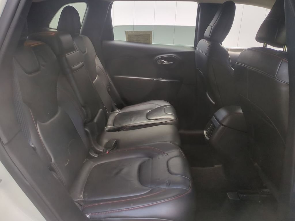 Used 2016 White Jeep Trailhawk image 28