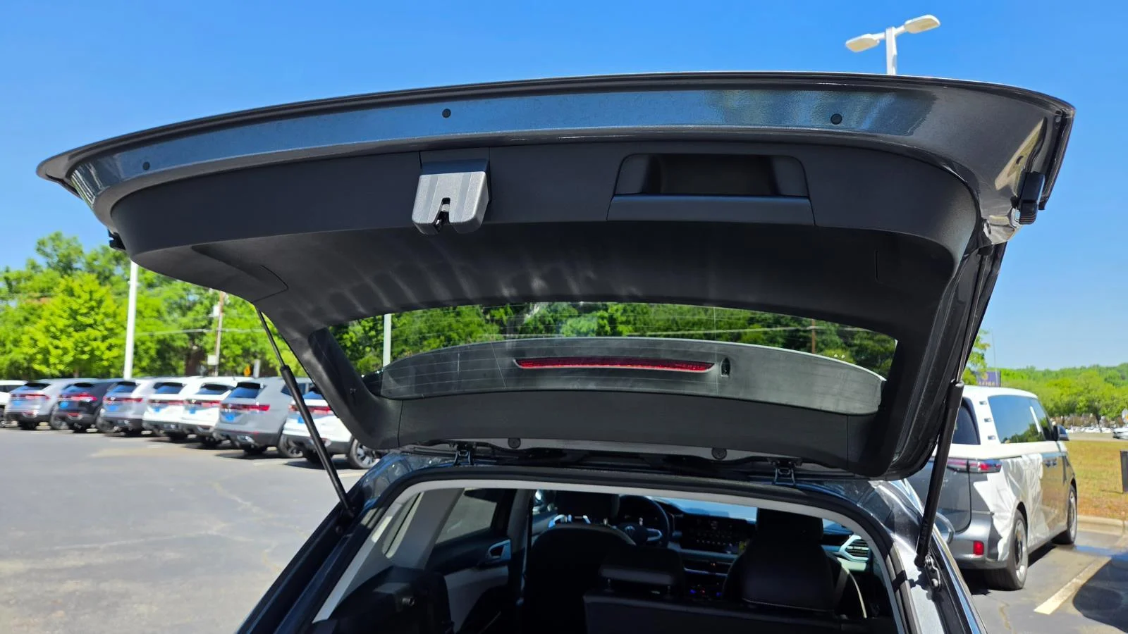 2025 Volkswagen Taos SE - Photo 68