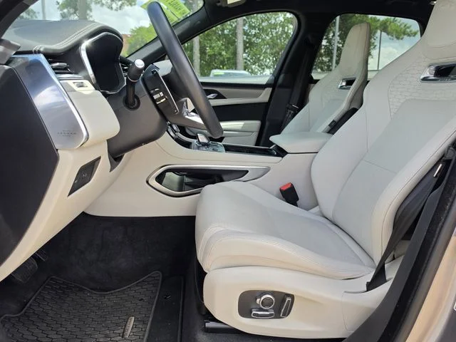 2025 Jaguar F-PACE R-Dynamic S - Photo 12