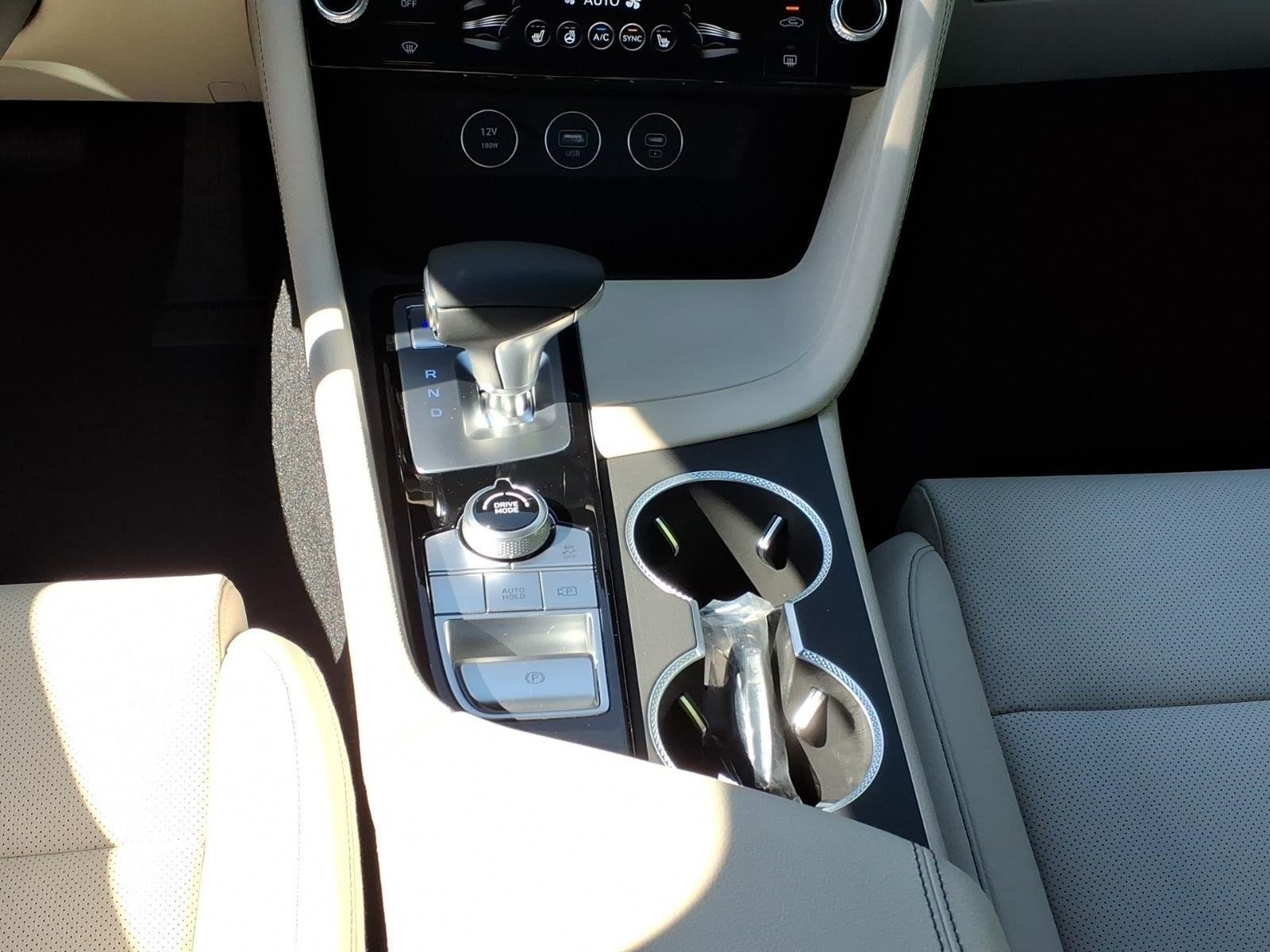 2026 GENESIS G70 Standard - Photo 24