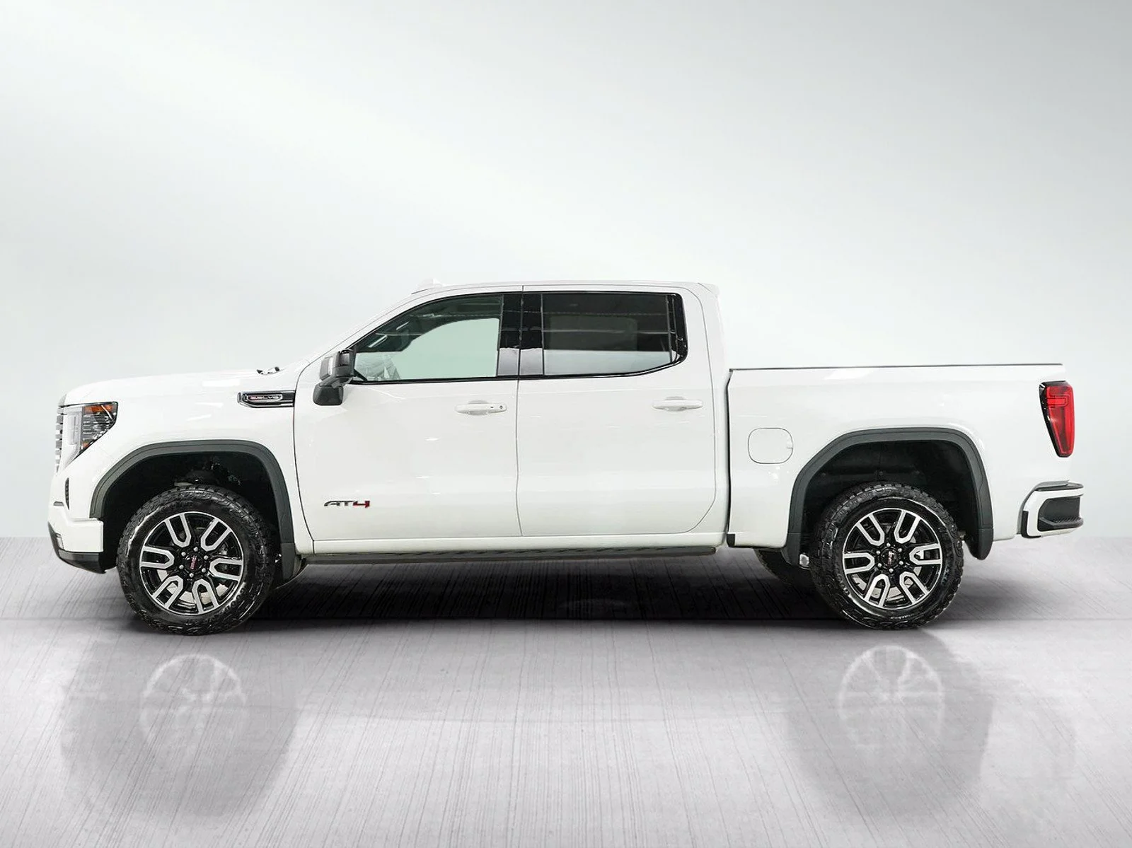 Used 2024 GMC Sierra 1500 AT4 with VIN 3GTUUEEL9RG406891 for sale in Bloomington, Minnesota