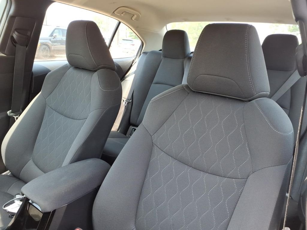 Used 2021  Toyota LE image 16