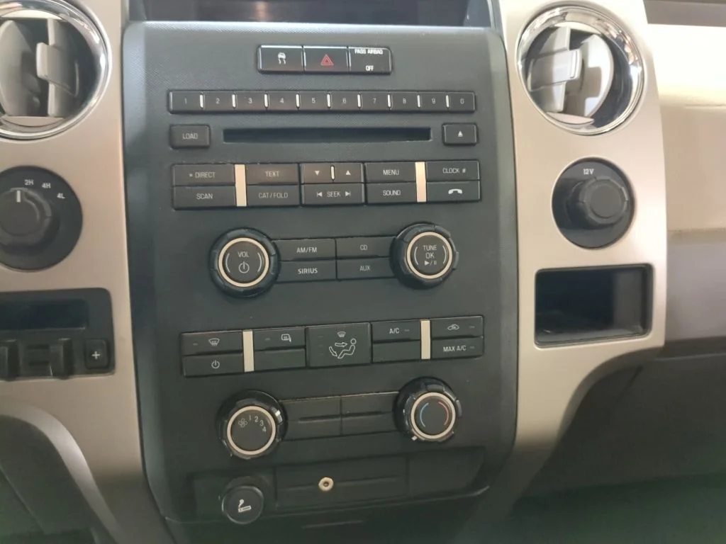 Used 2009 Red Ford  image 13