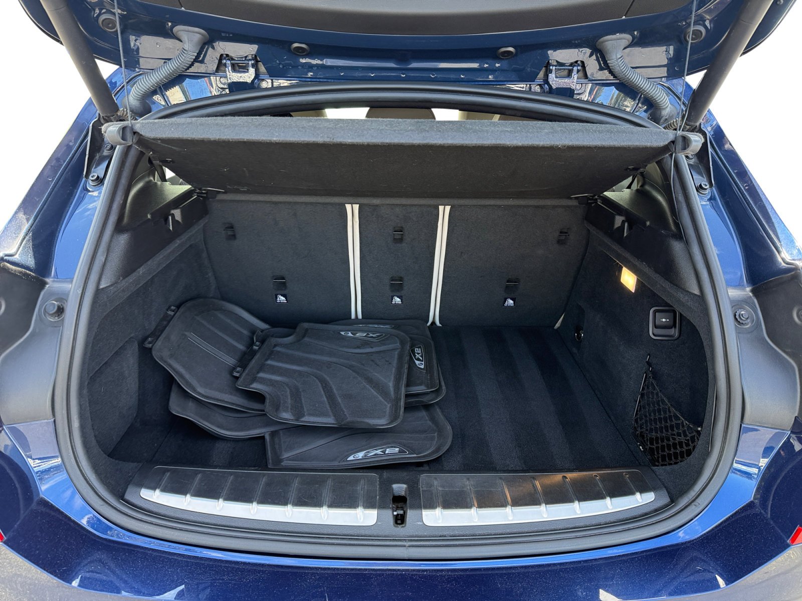 Used 2018 Blue Metallic BMW xDrive28i image 17