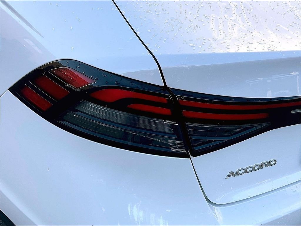 Used 2024 Platinum White Honda EX image 32