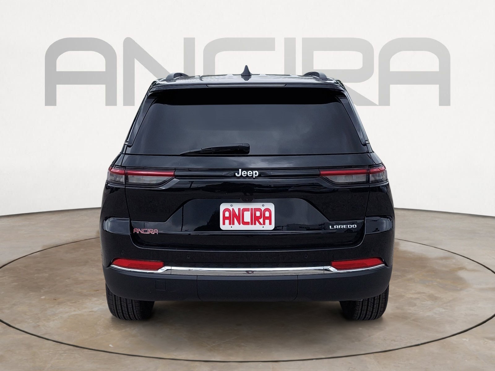 New 2026 Diamond Black Crystal Pearlcoat Jeep Laredo image 9