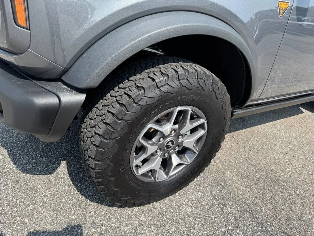 Used 2025 Carbonized Gray Metallic Ford Badlands image 8