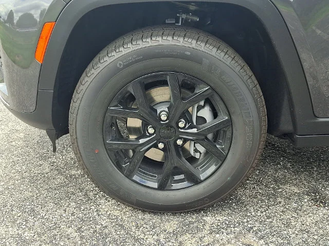 New 2026 Gray Jeep Altitude image 19