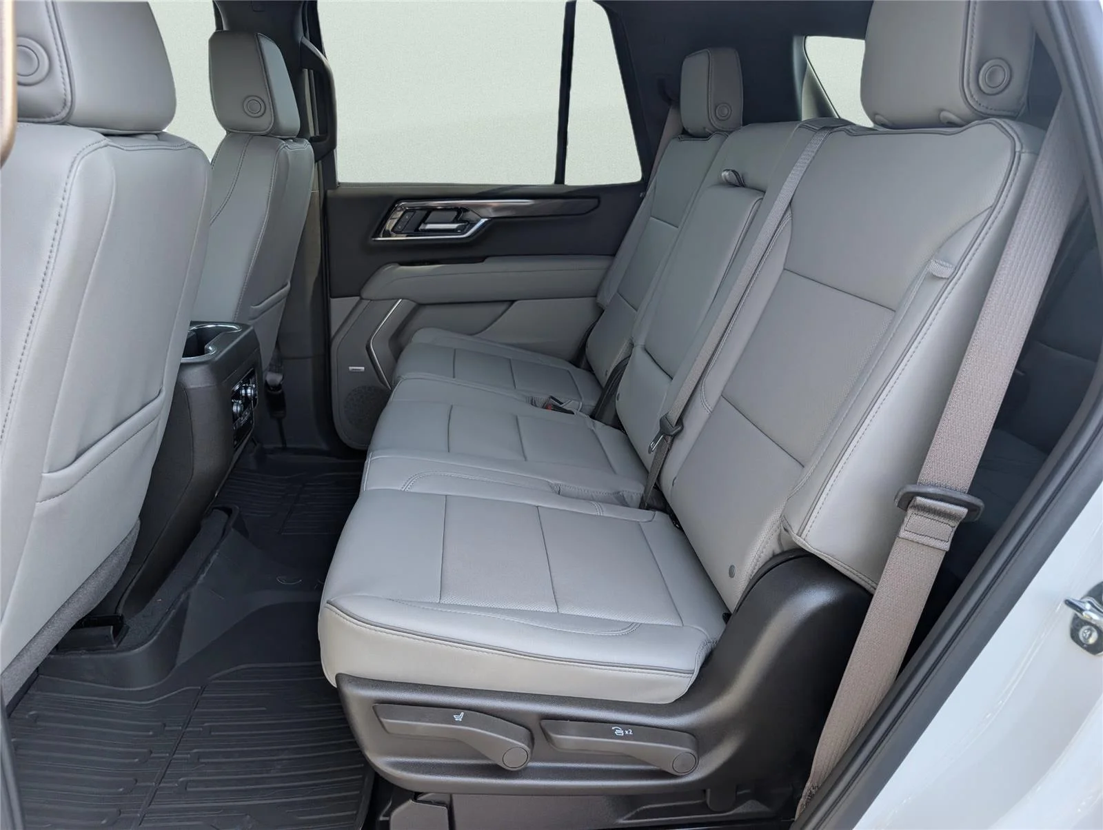 New 2026 Summit White GMC Elevation image 25