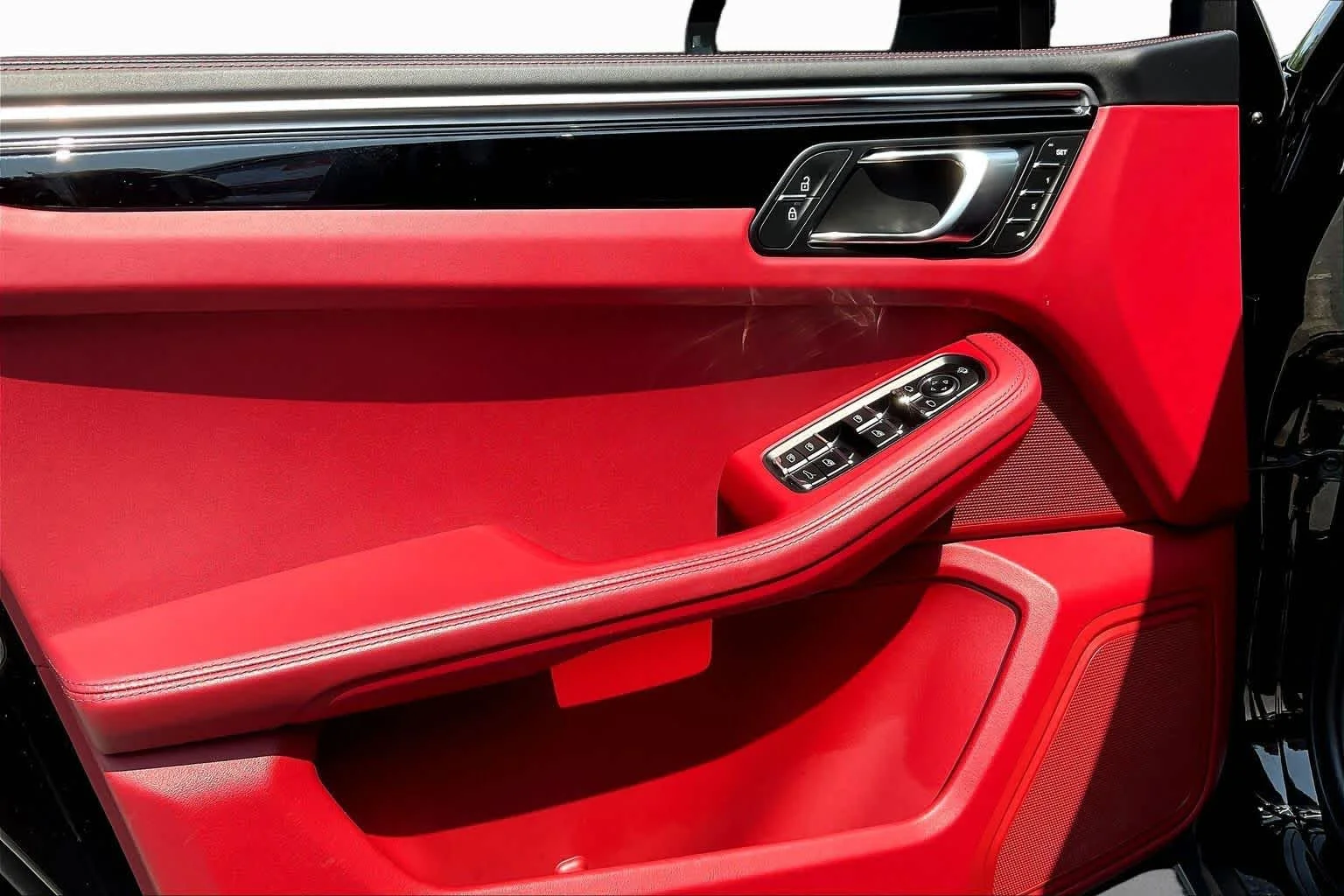 Used 2023  Porsche T image 22