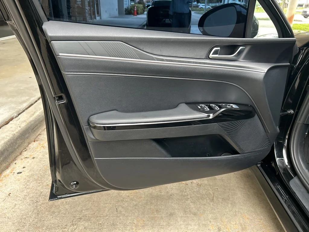 Used 2025 Black Kia GT-Line image 39
