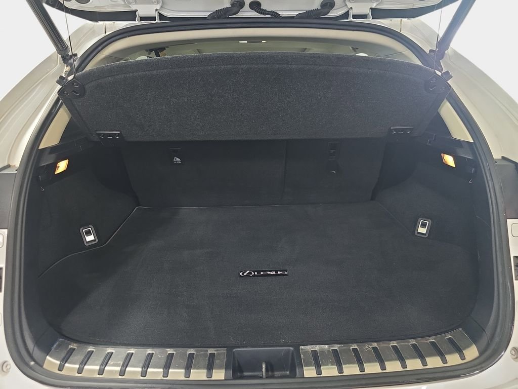 Used 2017 White Lexus 200t image 29