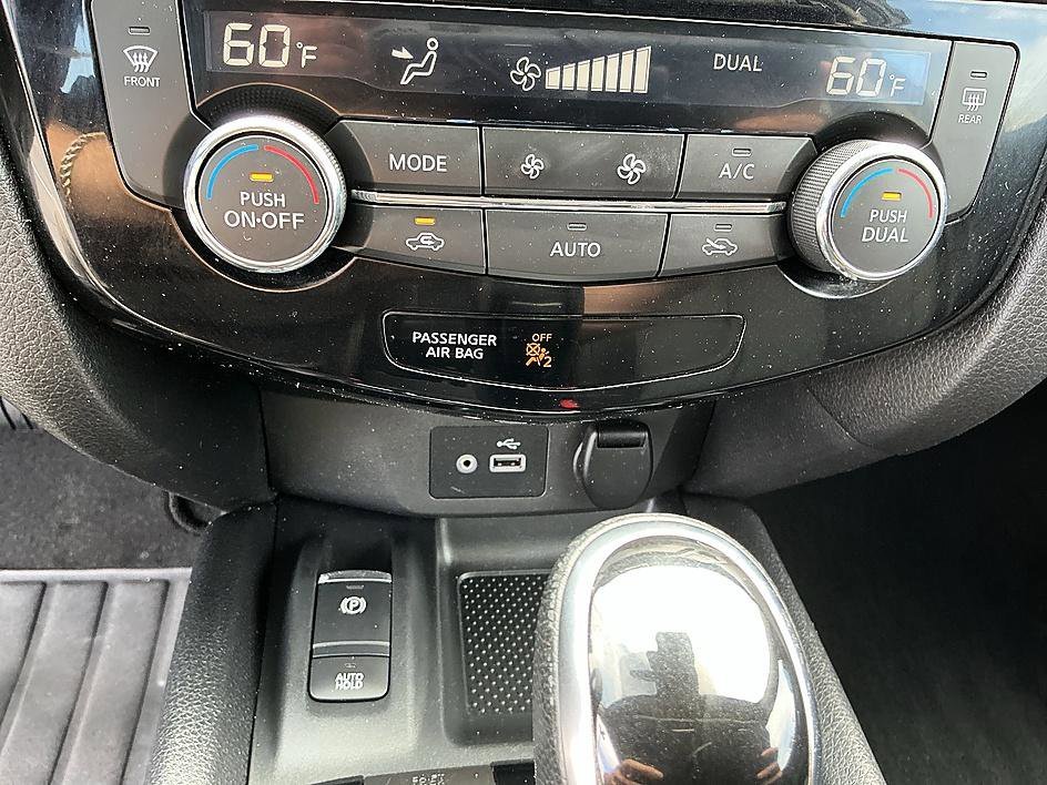 Used 2021 Magnetic Black Pearl Nissan SL image 20
