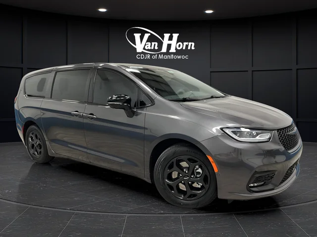 2023 Chrysler Pacifica Hybrid Limited Hybrid's photo
