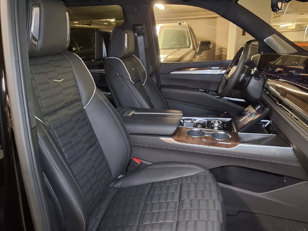 2027 Cadillac Escalade Platinum Sport - Photo 6
