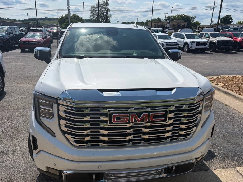 2022 GMC Sierra 4WD Crew Cab Short Box Denali's photo