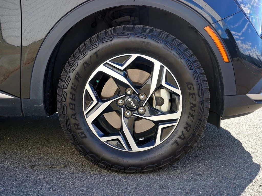 2023 Kia Sportage LX - Photo 9